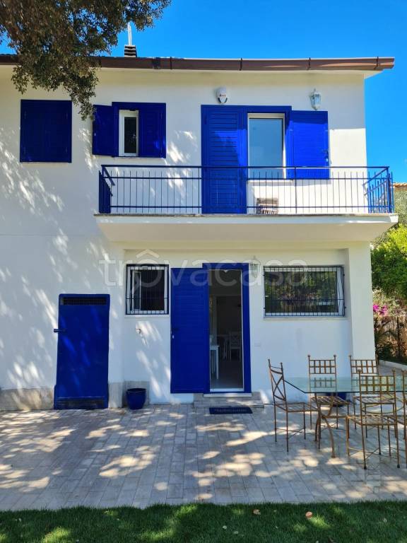 casa indipendente in affitto a Fiumicino in zona Fregene