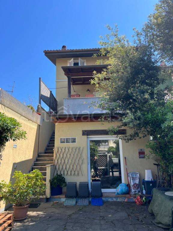 casa indipendente in affitto a Fiumicino in zona Fregene