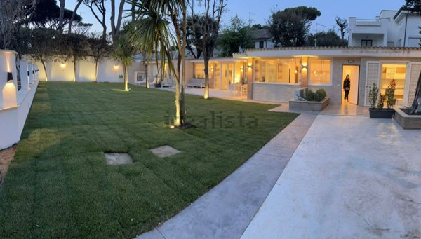 casa indipendente in affitto a Fiumicino in zona Fregene