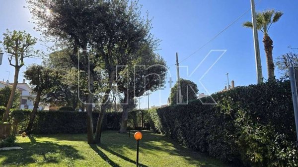 casa indipendente in affitto a Fiumicino in zona Fregene