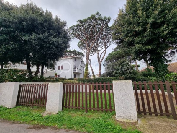 appartamento in affitto a Fiumicino in zona Fregene