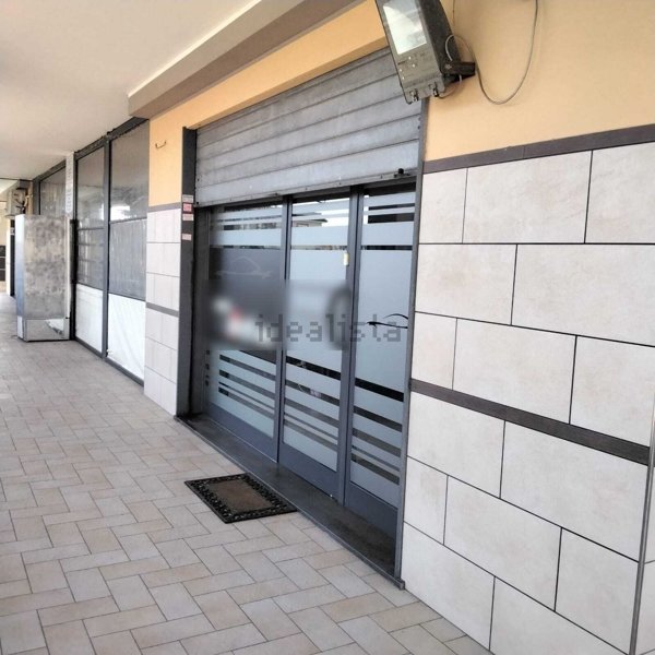 locale commerciale in affitto a Fiumicino