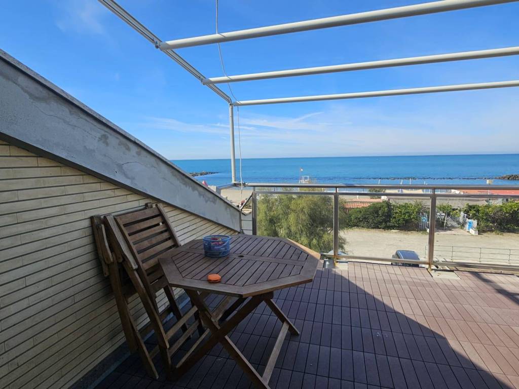 appartamento in affitto a Fiumicino in zona Focene