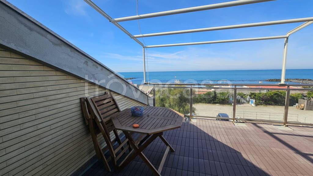 appartamento in affitto a Fiumicino in zona Focene