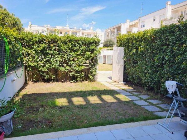 appartamento in affitto a Fiumicino in zona Fregene