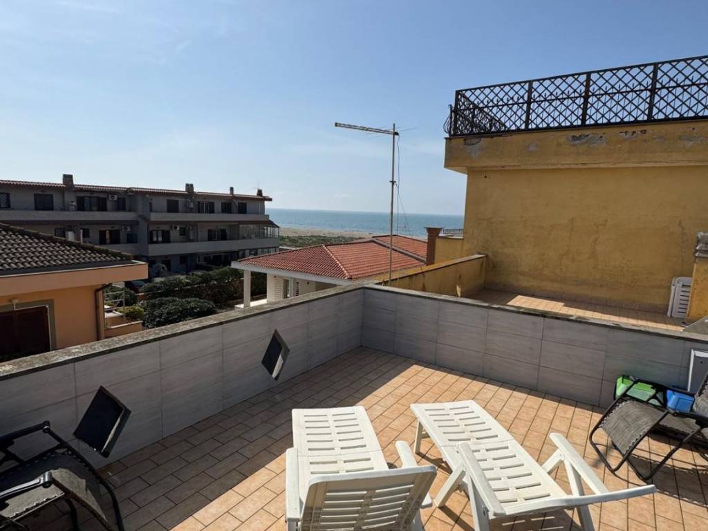 casa indipendente in affitto a Fiumicino in zona Focene