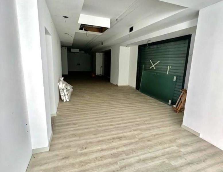 locale commerciale in affitto a Fiumicino in zona Isola Sacra