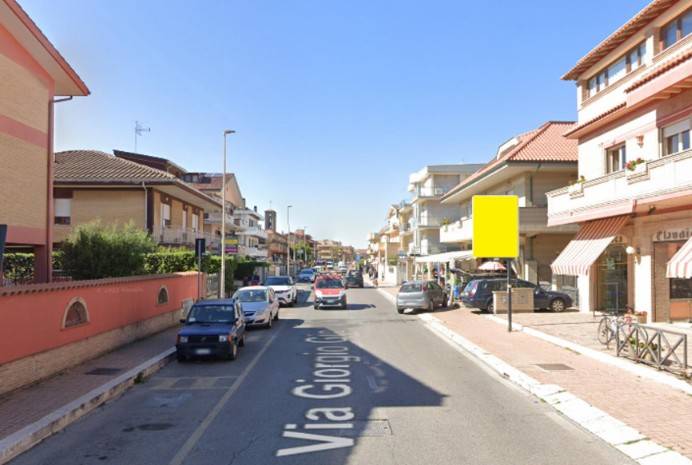 locale commerciale in affitto a Fiumicino in zona Isola Sacra
