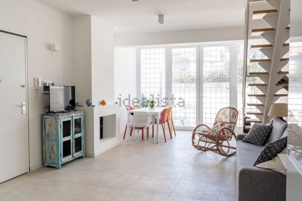 pentavano in affitto a Fiumicino in zona Fregene