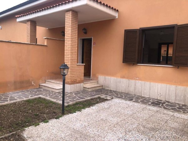 casa indipendente in affitto a Fiumicino in zona Isola Sacra