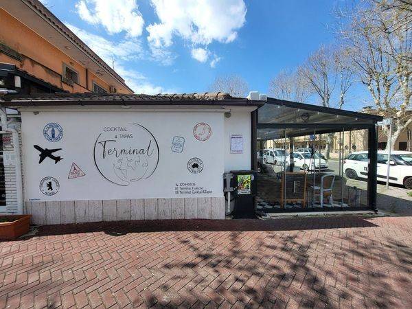 negozio in affitto a Fiumicino in zona Isola Sacra