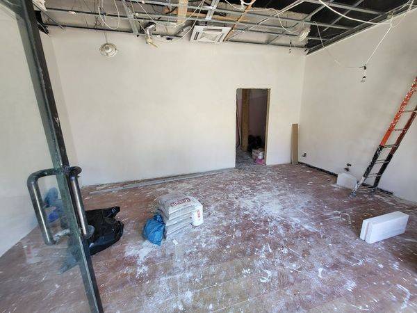 negozio in affitto a Fiumicino in zona Isola Sacra