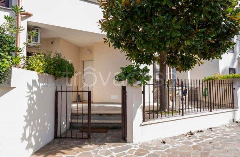 casa indipendente in affitto a Fiumicino in zona Fregene