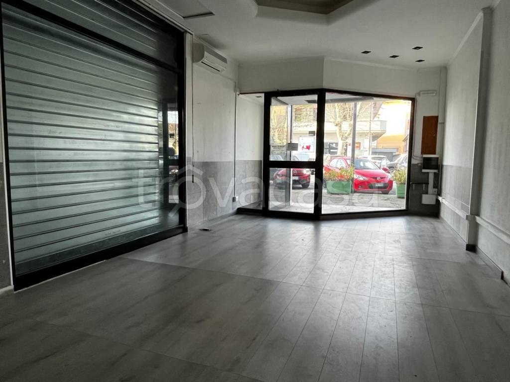 negozio in affitto a Fiumicino