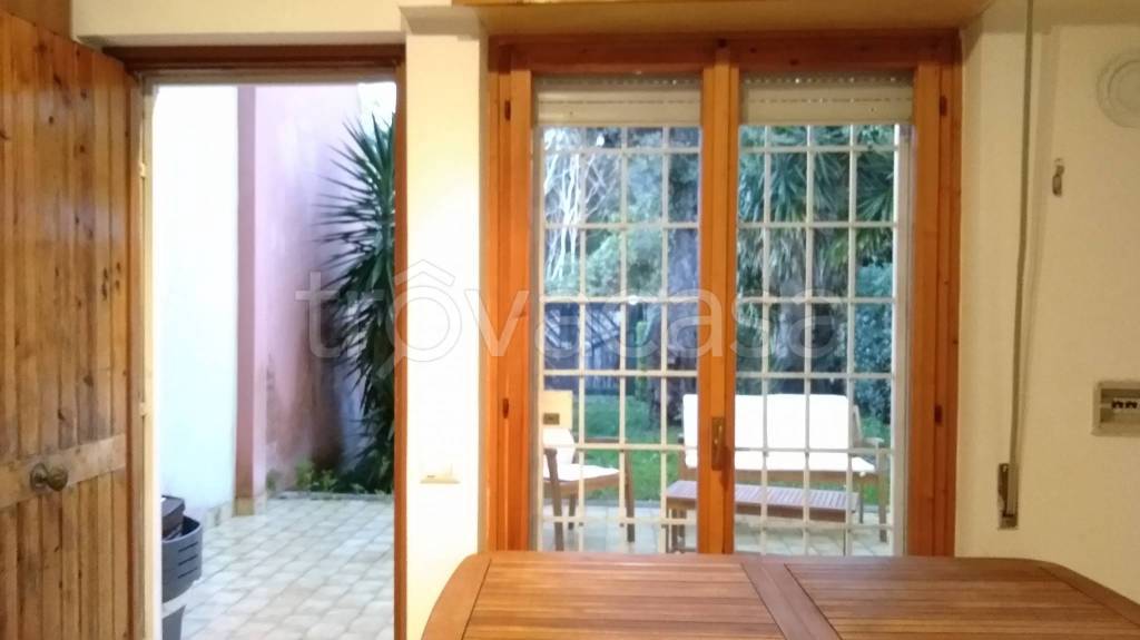 casa indipendente in affitto a Fiumicino in zona Fregene