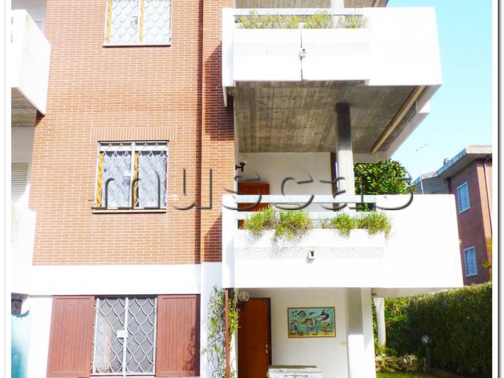 casa indipendente in affitto a Fiumicino in zona Fregene