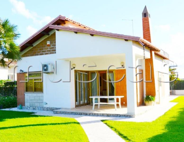 casa indipendente in affitto a Fiumicino in zona Fregene