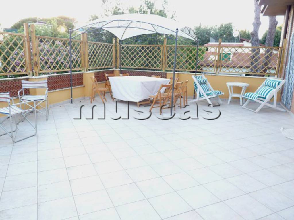 appartamento in affitto a Fiumicino in zona Fregene