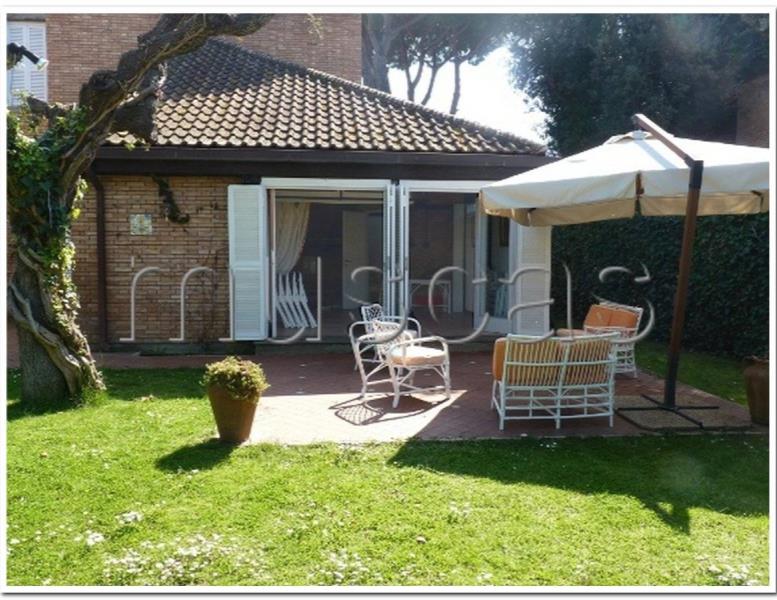 casa indipendente in affitto a Fiumicino in zona Fregene