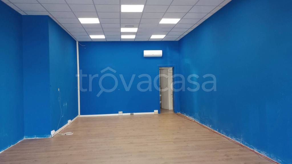 negozio in affitto a Fiumicino