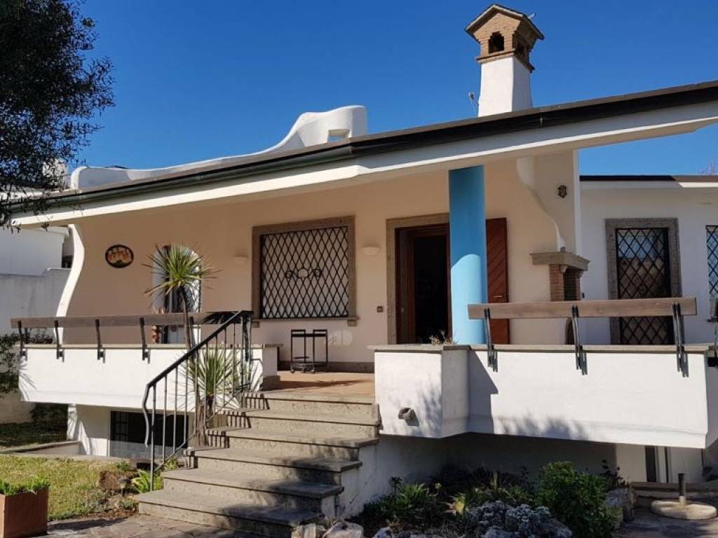 casa indipendente in affitto a Fiumicino in zona Fregene