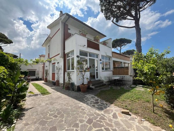 appartamento in affitto a Fiumicino in zona Fregene