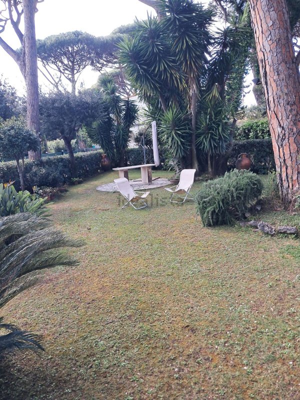 casa indipendente in affitto a Fiumicino in zona Fregene