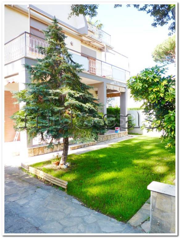 casa indipendente in affitto a Fiumicino in zona Fregene