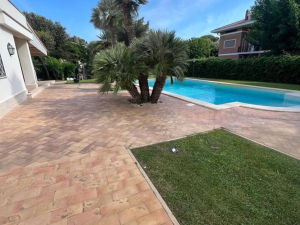 casa indipendente in affitto a Fiumicino in zona Fregene