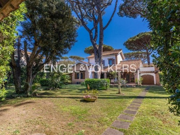 casa indipendente in affitto a Fiumicino in zona Fregene