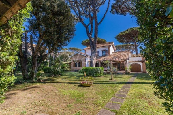 casa indipendente in affitto a Fiumicino in zona Fregene