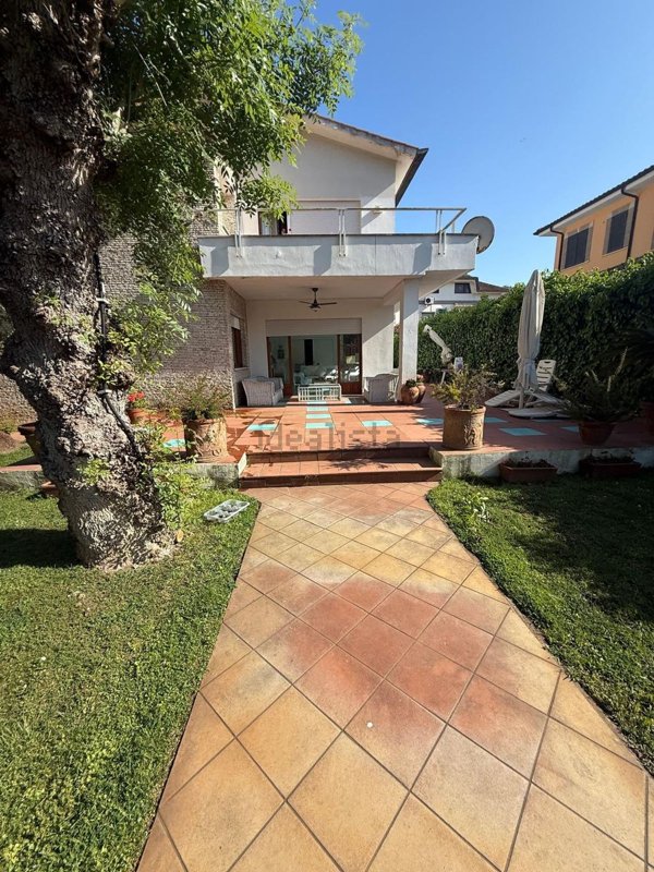 casa indipendente in affitto a Fiumicino in zona Fregene