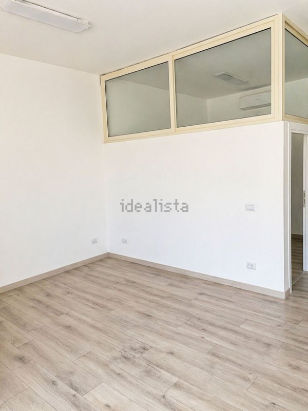 locale commerciale in affitto a Fiumicino