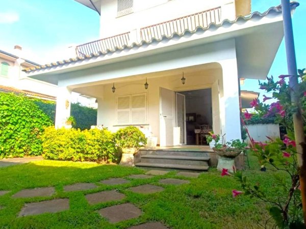 casa indipendente in affitto a Fiumicino in zona Fregene