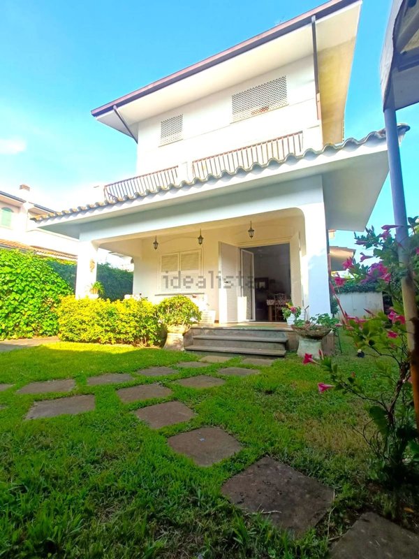 casa indipendente in affitto a Fiumicino in zona Fregene