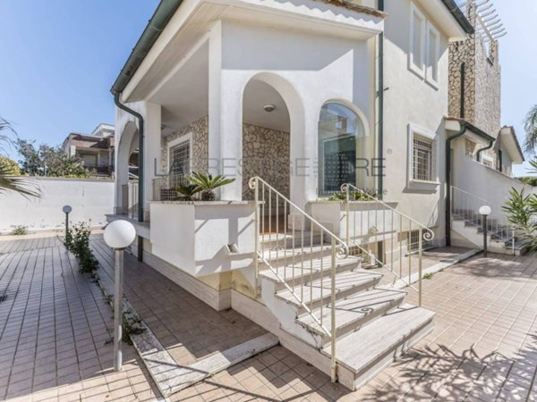casa indipendente in affitto a Fiumicino in zona Fregene