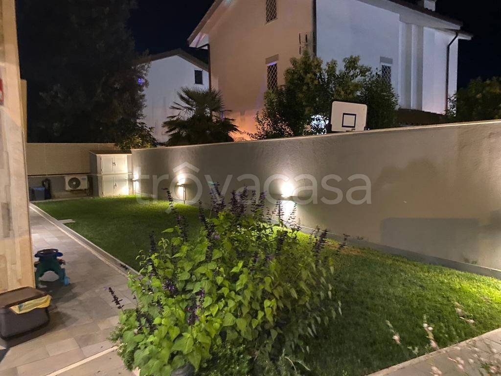 appartamento in affitto a Fiumicino in zona Fregene