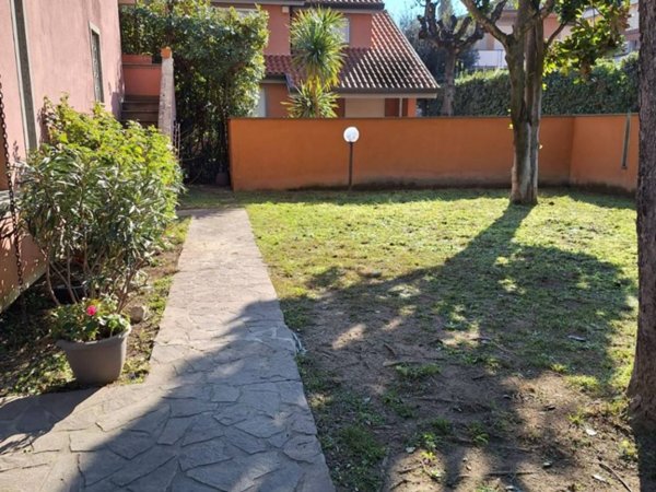 casa indipendente in affitto a Fiumicino in zona Fregene