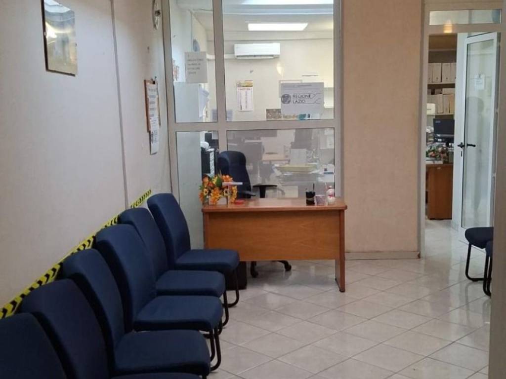 ufficio in affitto a Fiumicino in zona Isola Sacra