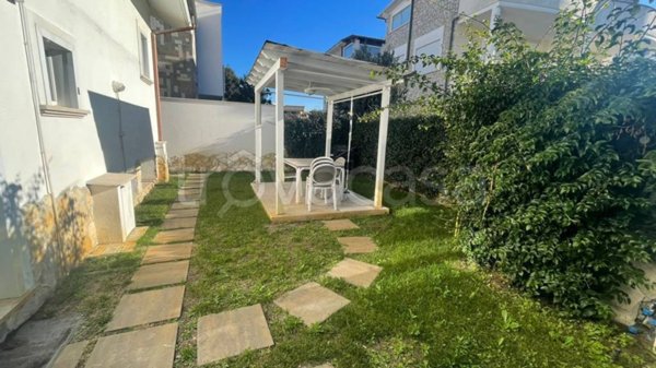 casa indipendente in affitto a Fiumicino in zona Fregene