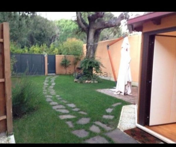 casa indipendente in affitto a Fiumicino in zona Fregene