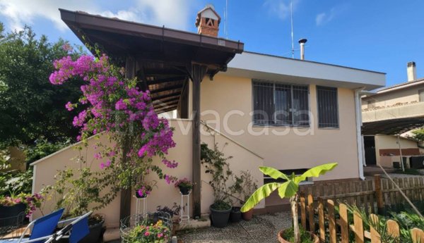 casa indipendente in affitto a Fiumicino in zona Isola Sacra
