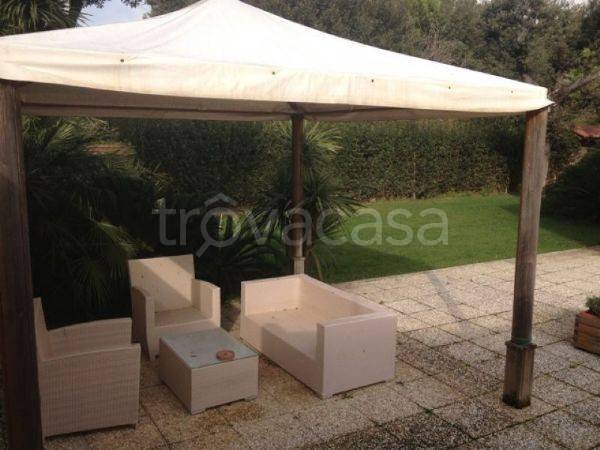 casa indipendente in affitto a Fiumicino in zona Fregene
