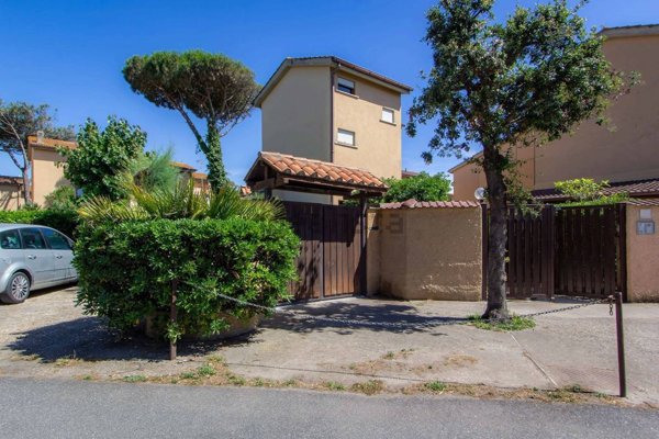 casa semindipendente in affitto a Fiumicino in zona Fregene