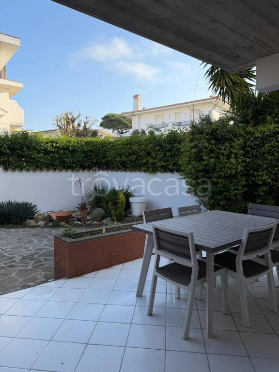 casa indipendente in affitto a Fiumicino in zona Fregene