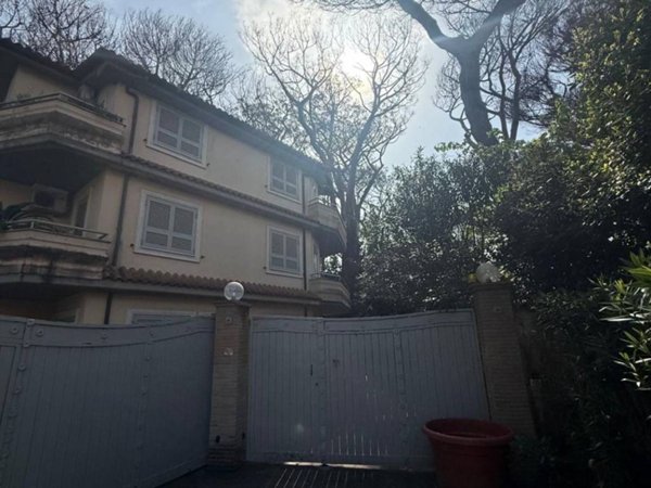 casa indipendente in affitto a Fiumicino in zona Fregene