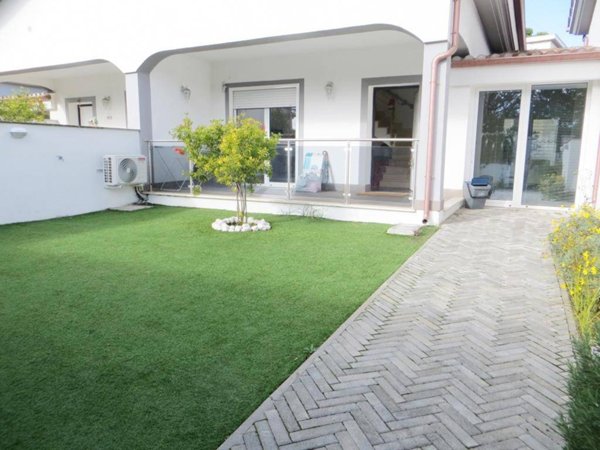 casa indipendente in affitto a Fiumicino in zona Isola Sacra