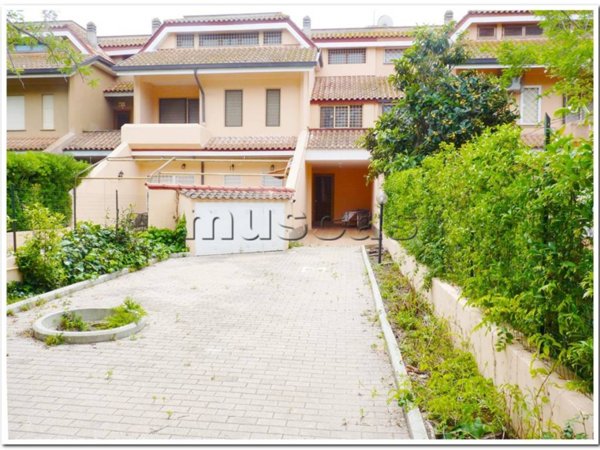 casa indipendente in affitto a Fiumicino in zona Fregene