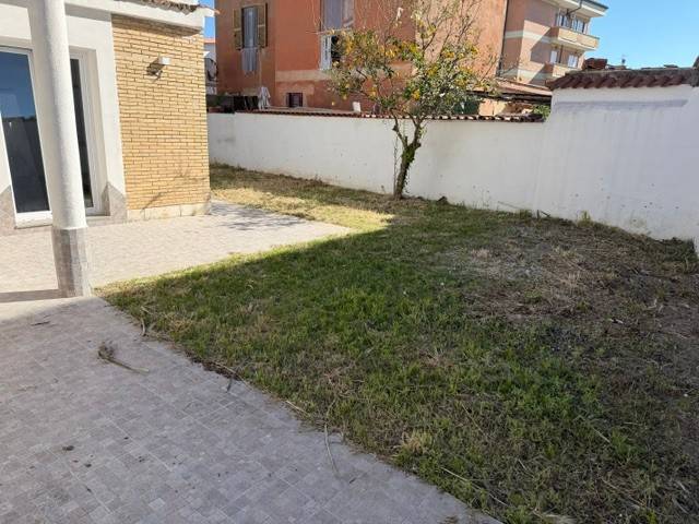 appartamento in affitto a Fiumicino in zona Isola Sacra