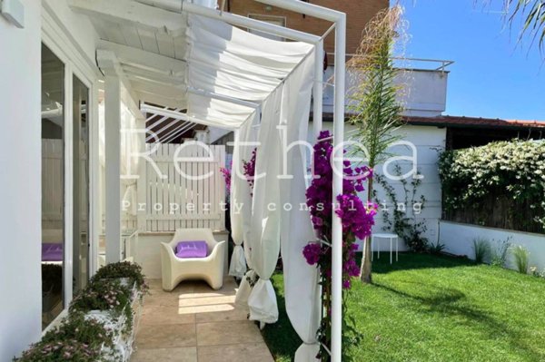 casa indipendente in affitto a Fiumicino in zona Fregene